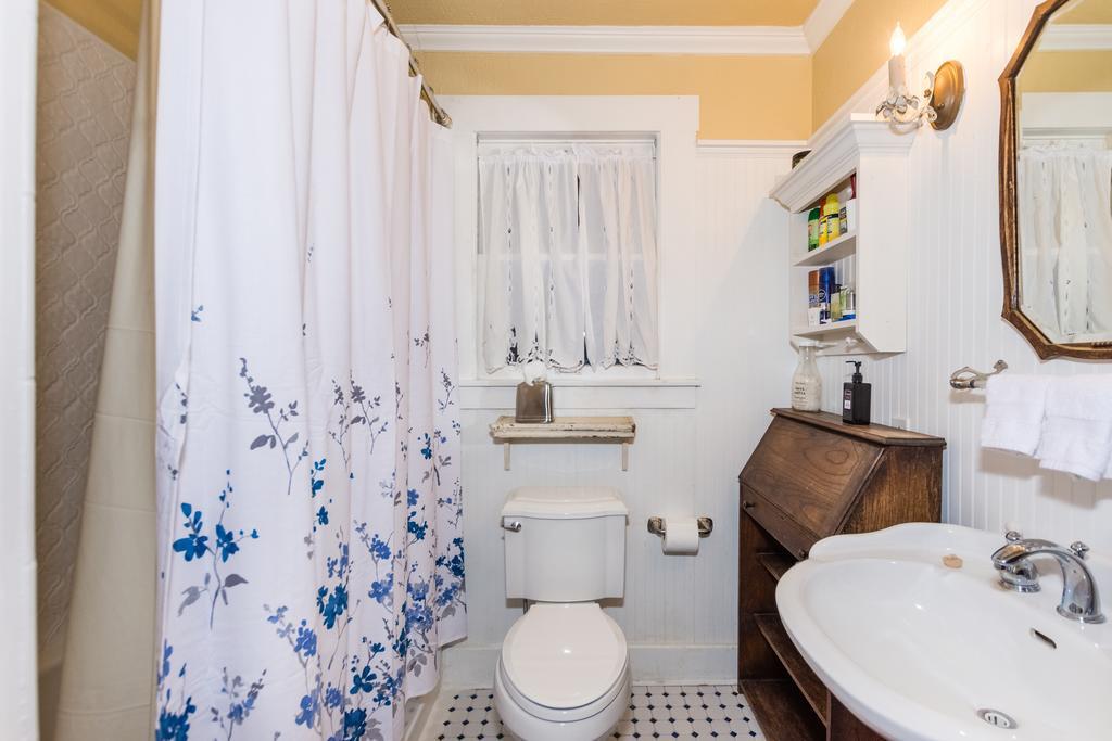 Agape Front Cottage Фредериксберг Экстерьер фото